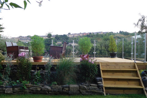 stainless and glass balustrade garden view